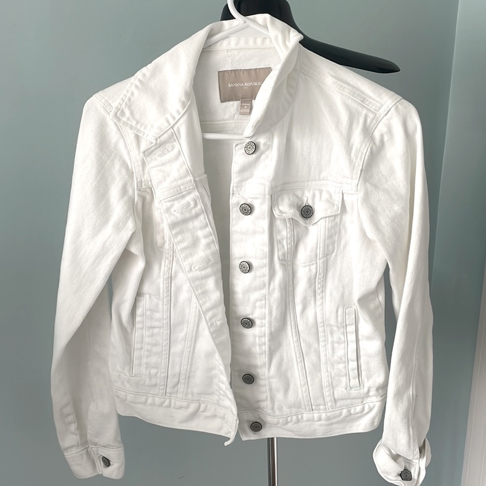 Banana Republic white jean jacket women’s size small
